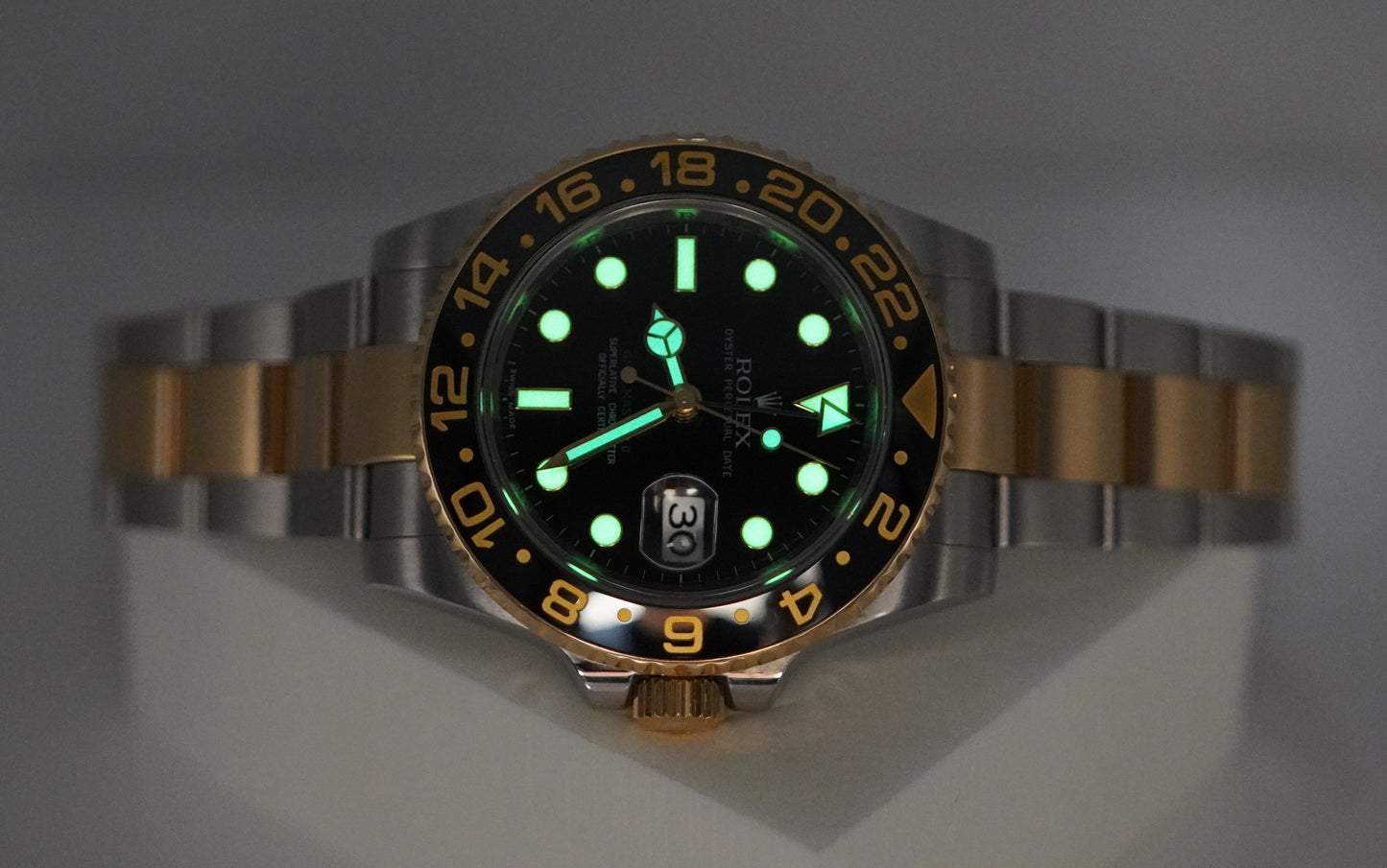 Rolex 116713LN GMT Master 2 Hai Tông Màu Viền Gốm Đen 2011