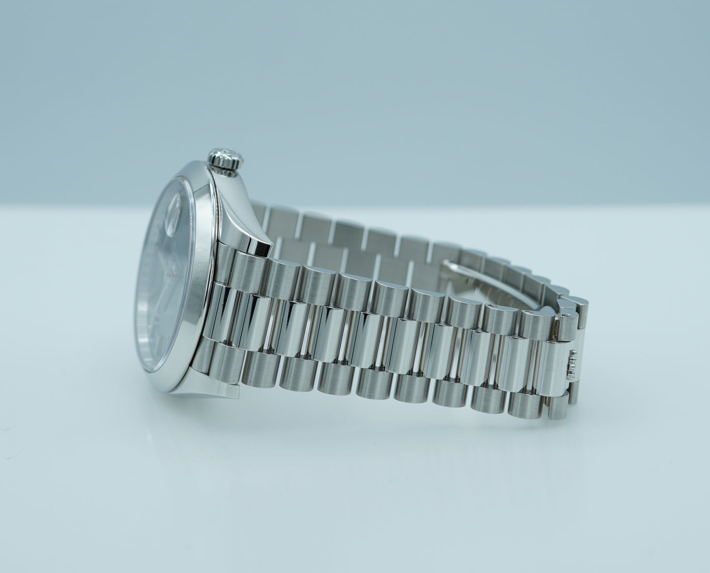 Rolex 228206 Day-Date 40 Platinum Mặt Số Xanh Olive Cọc Số La Mã 2021