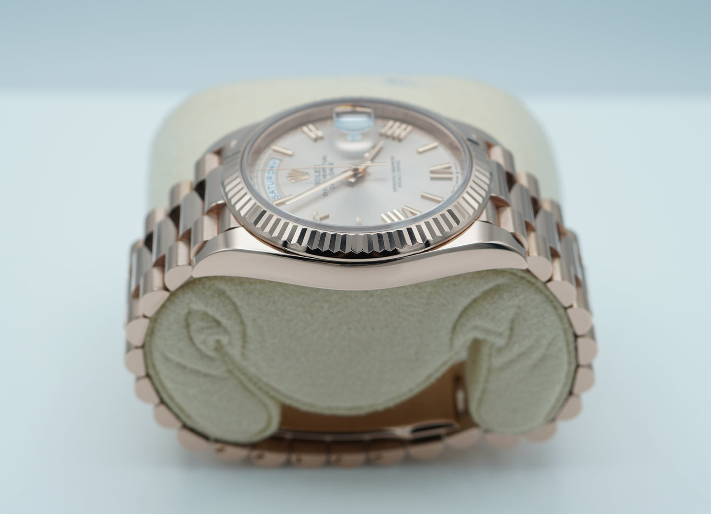 Rolex 228235 Day-Date 40 Vàng Hồng Mặt Số Sundust Cọc Số La Mã 2021 Còn Bảo Hành