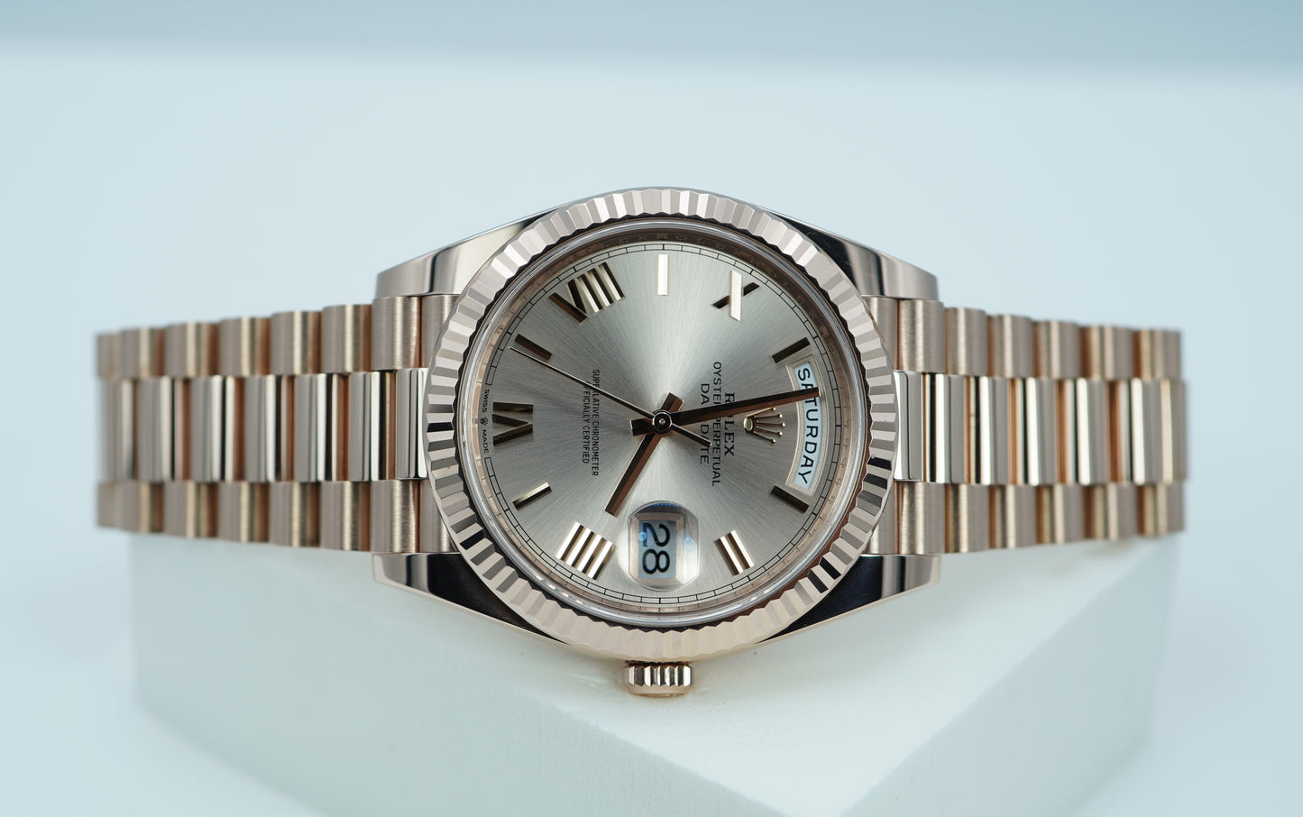 Rolex 228235 Day-Date 40 Vàng Hồng Mặt Số Sundust Cọc Số La Mã 2021 Còn Bảo Hành
