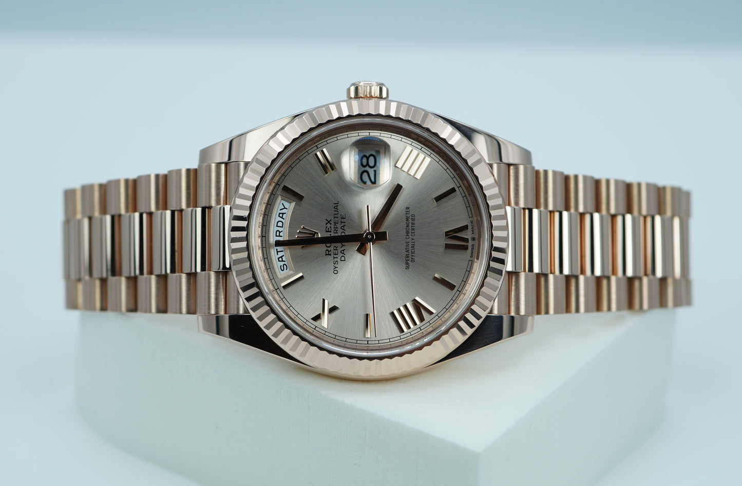 Rolex 228235 Day-Date 40 Vàng Hồng Mặt Số Sundust Cọc Số La Mã 2021 Còn Bảo Hành