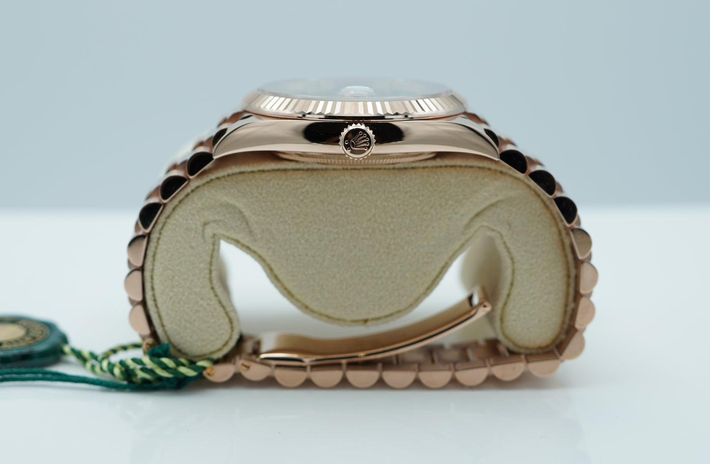 Rolex 228235 Day-Date 40 Vàng Hồng Mặt Số Xanh Olive Cọc Số La Mã 2024