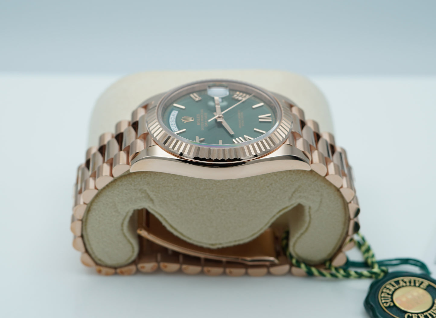 Rolex 228235 Day-Date 40 Vàng Hồng Mặt Số Xanh Olive Cọc Số La Mã 2024
