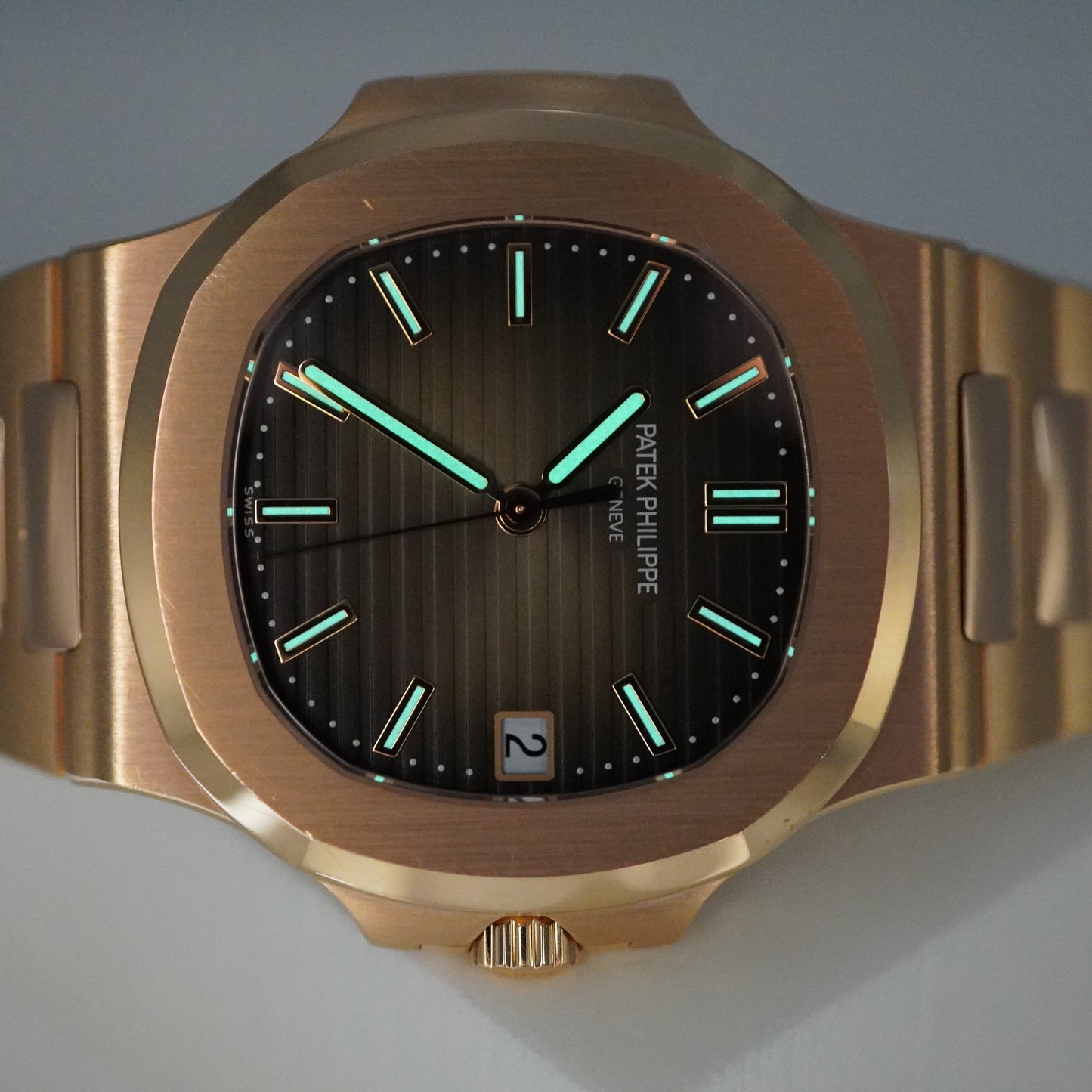 Patek Philippe Nautilus 5711/1R Vàng Hồng 18K Mặt Số Nâu 2018