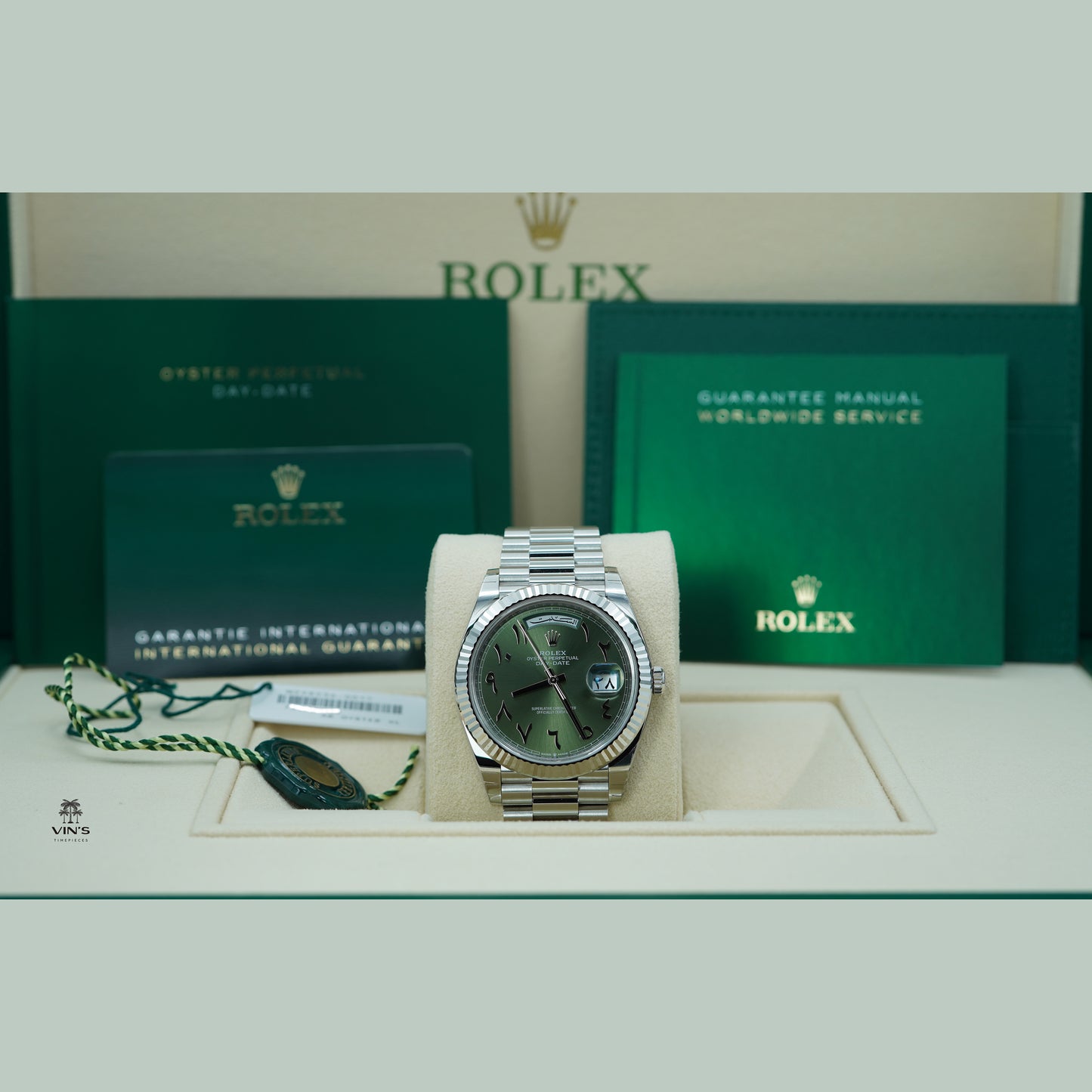 Rolex 228236 Day Date Platinum Viền Khía Mặt Số Ả Rập Xanh Lá 2024 Hiếm