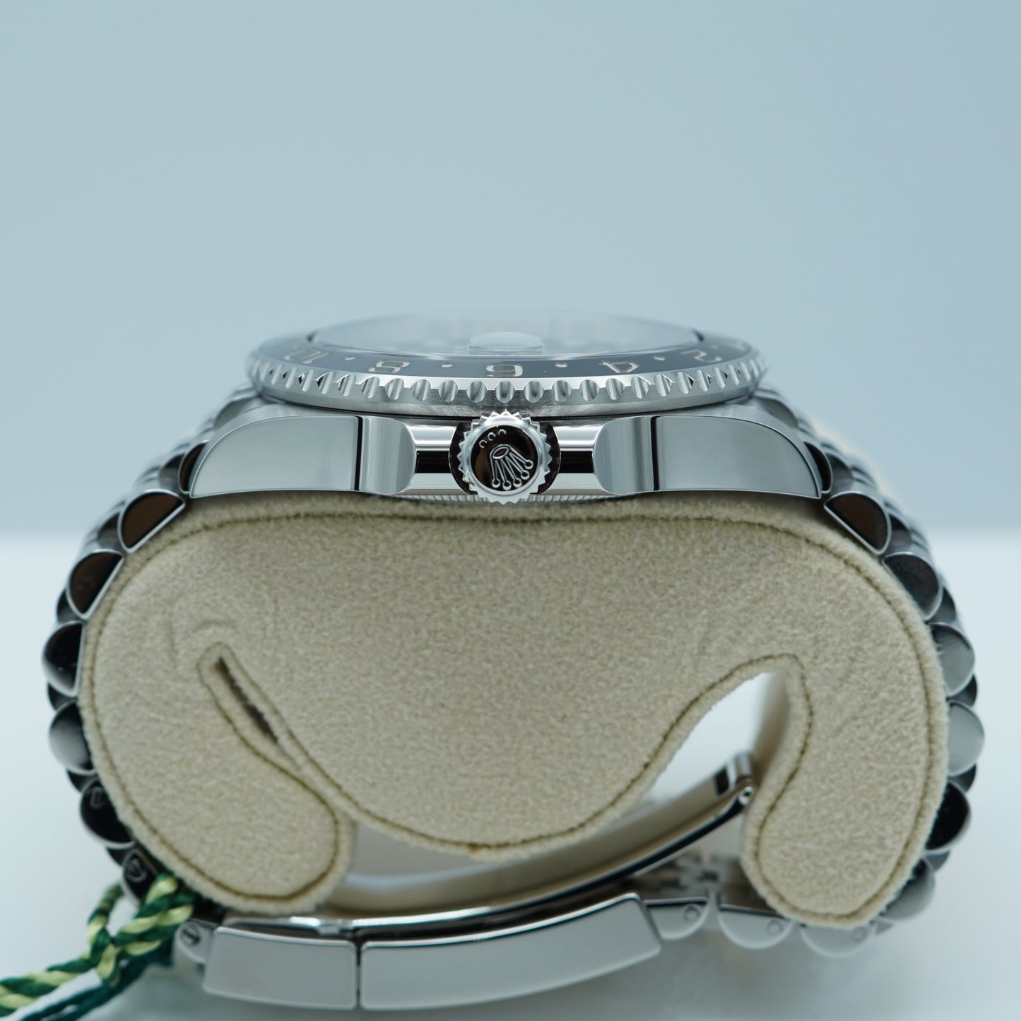 Rolex 126710GRNR GMT Master II Viền Đen Xám Dây Đeo Jubilee 2024