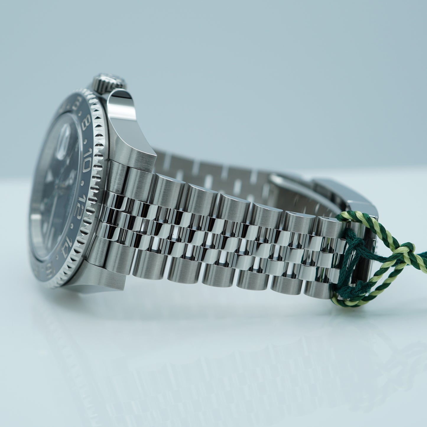 Rolex 126710GRNR GMT Master II Viền Đen Xám Dây Đeo Jubilee 2024