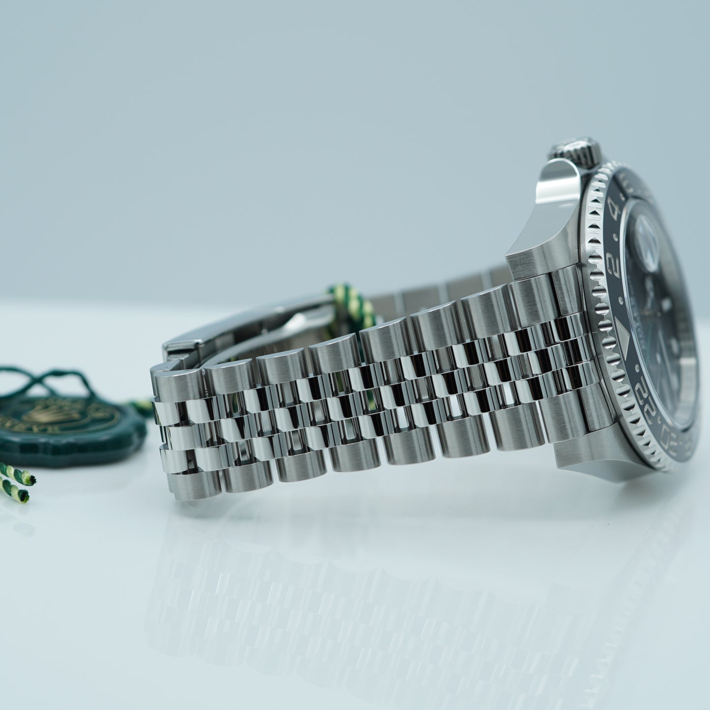 Rolex 126710GRNR GMT Master II Viền Đen Xám Dây Đeo Jubilee 2024