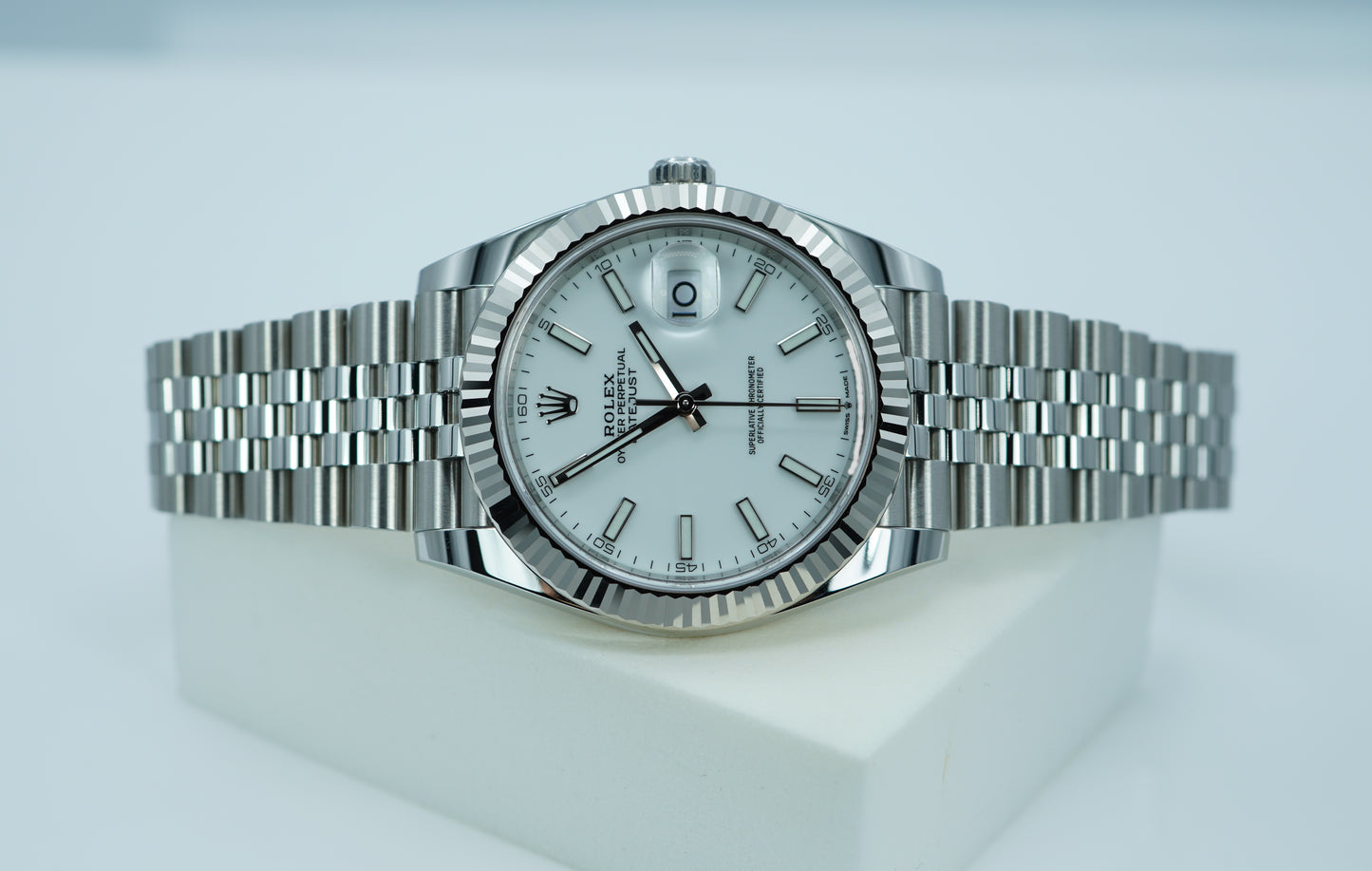 Rolex 126334 Datejust 41 Vành Khía Mặt Số Trắng Cọc Số Dây Jubilee 2023