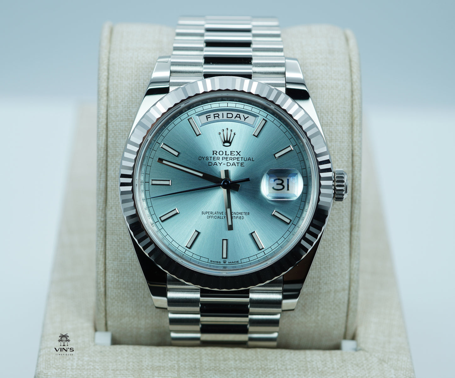 Rolex 228236 Day-Date Platinum Viền Khía Mặt Số Xanh Băng Cọc Số 2024