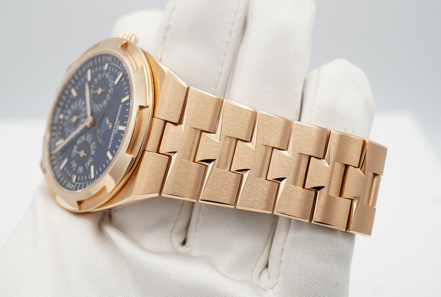 Vacheron Constantin Overseas Perpetual Calendar 4300V Vàng Hồng Mặt Số Xanh