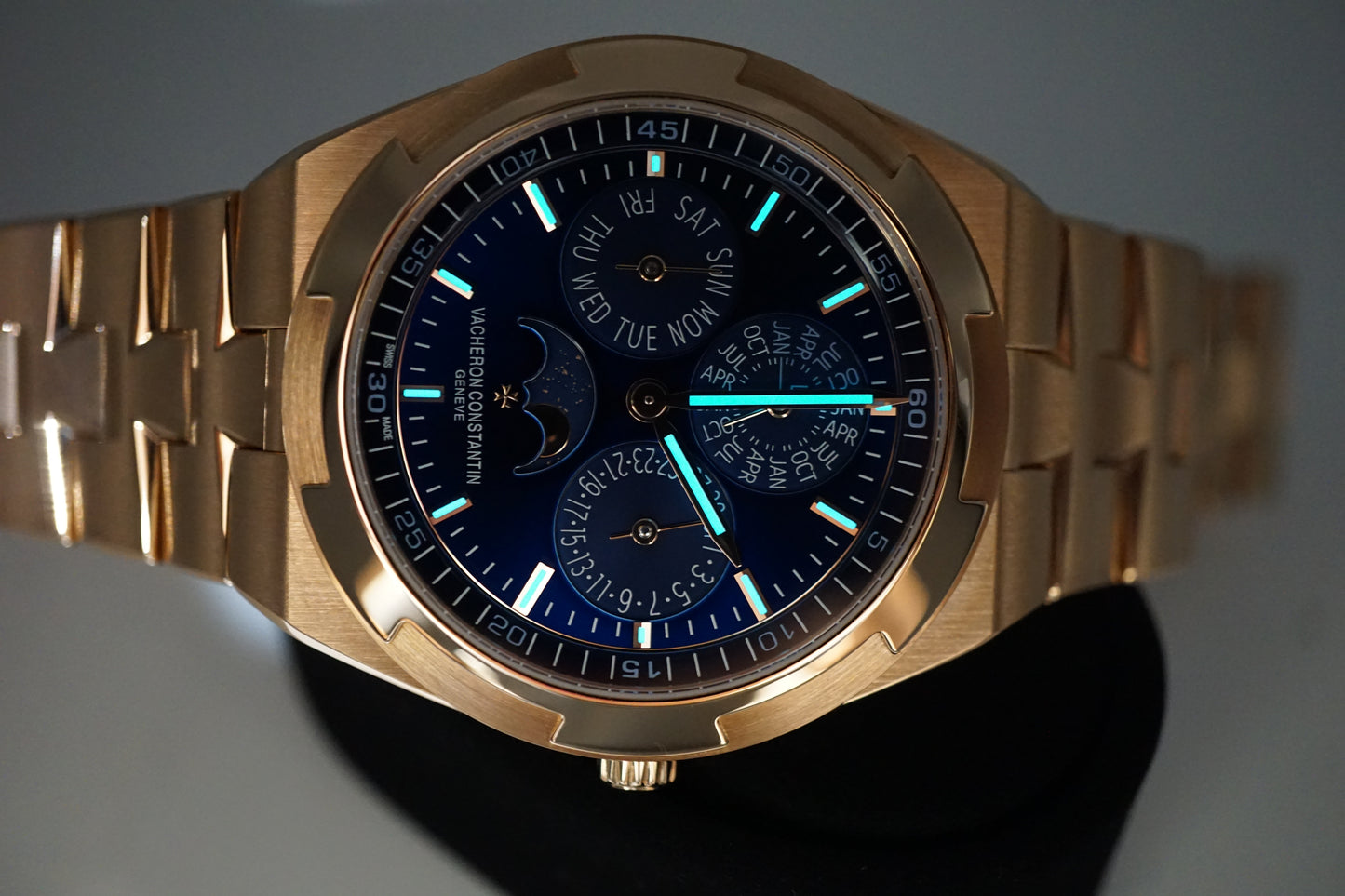 Vacheron Constantin Overseas Perpetual Calendar 4300V Vàng Hồng Mặt Số Xanh