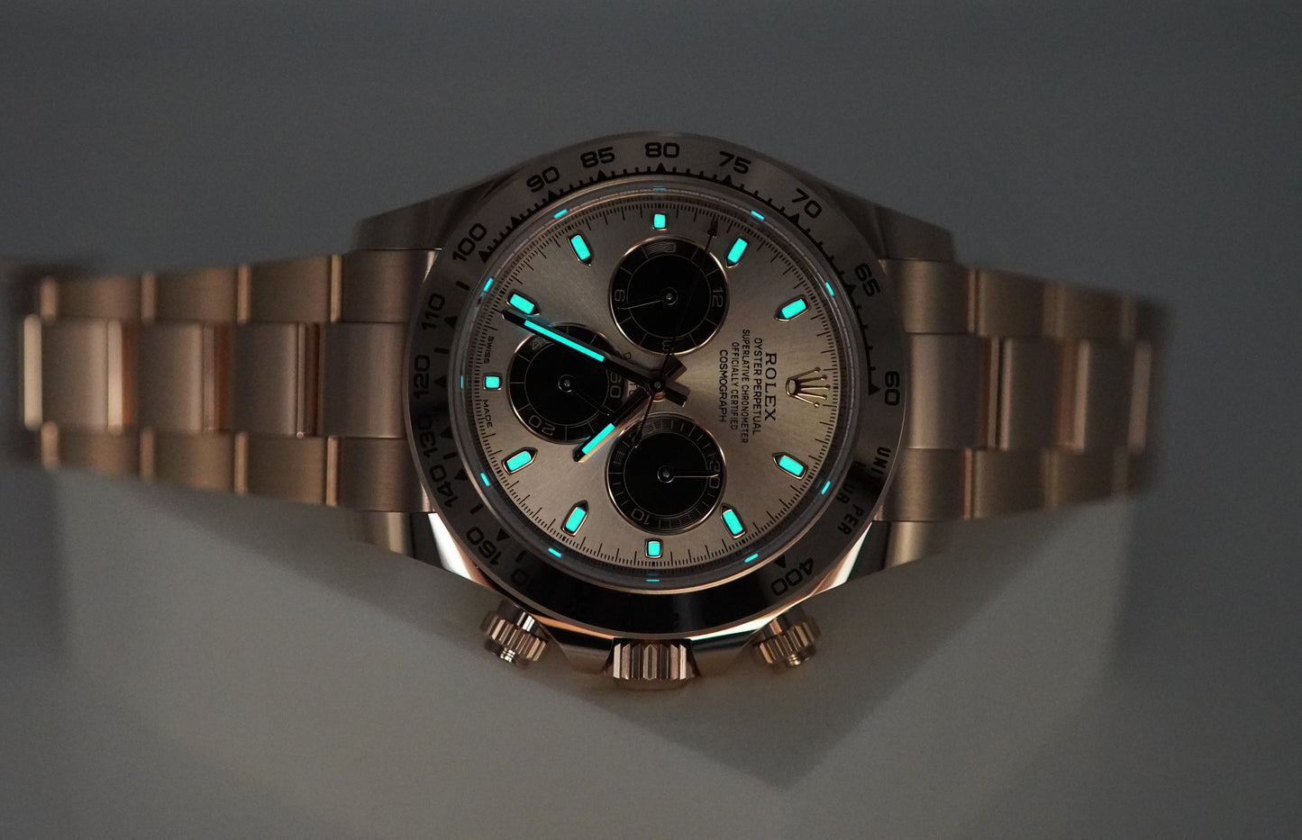 Rolex 116505 Daytona Vàng Hồng 18K Mặt Số Sundust 2023