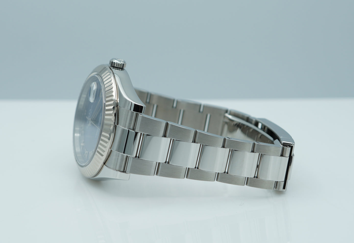 Rolex 116334 Datejust 2 Viền Khía Mặt Số Xanh La Mã Dây Đeo Oyster