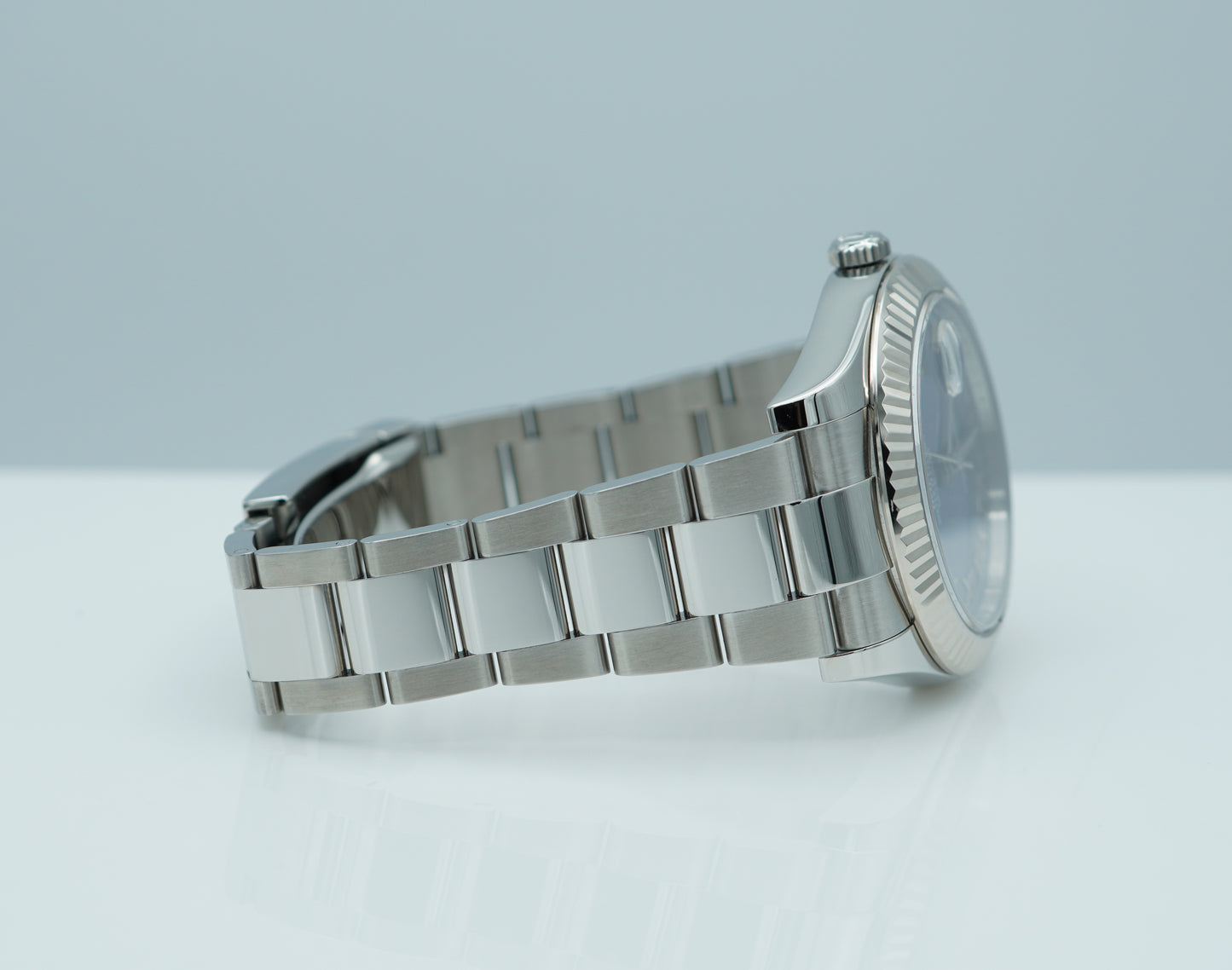Rolex 116334 Datejust 2 Viền Khía Mặt Số Xanh La Mã Dây Đeo Oyster