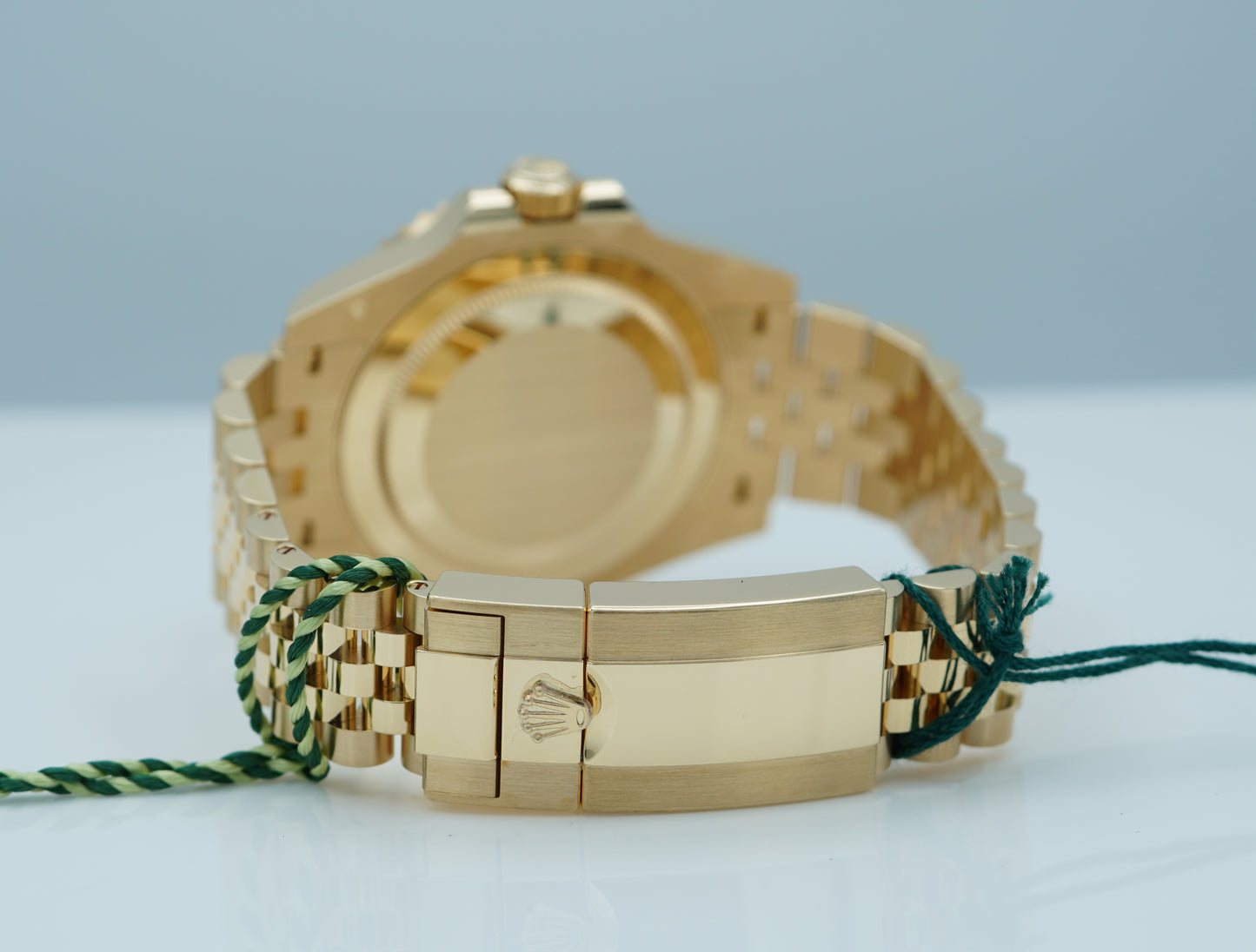 Rolex 126718GRNR GMT Master 2 Vàng Vàng Viền Xám Đen Dây Jubilee 2023