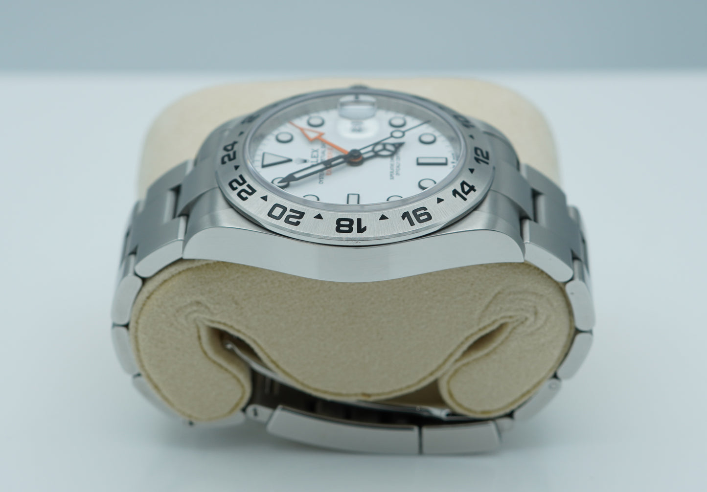 Rolex 226570 Explorer 2 Mặt Số Trắng Polar Mẫu Mới 2021