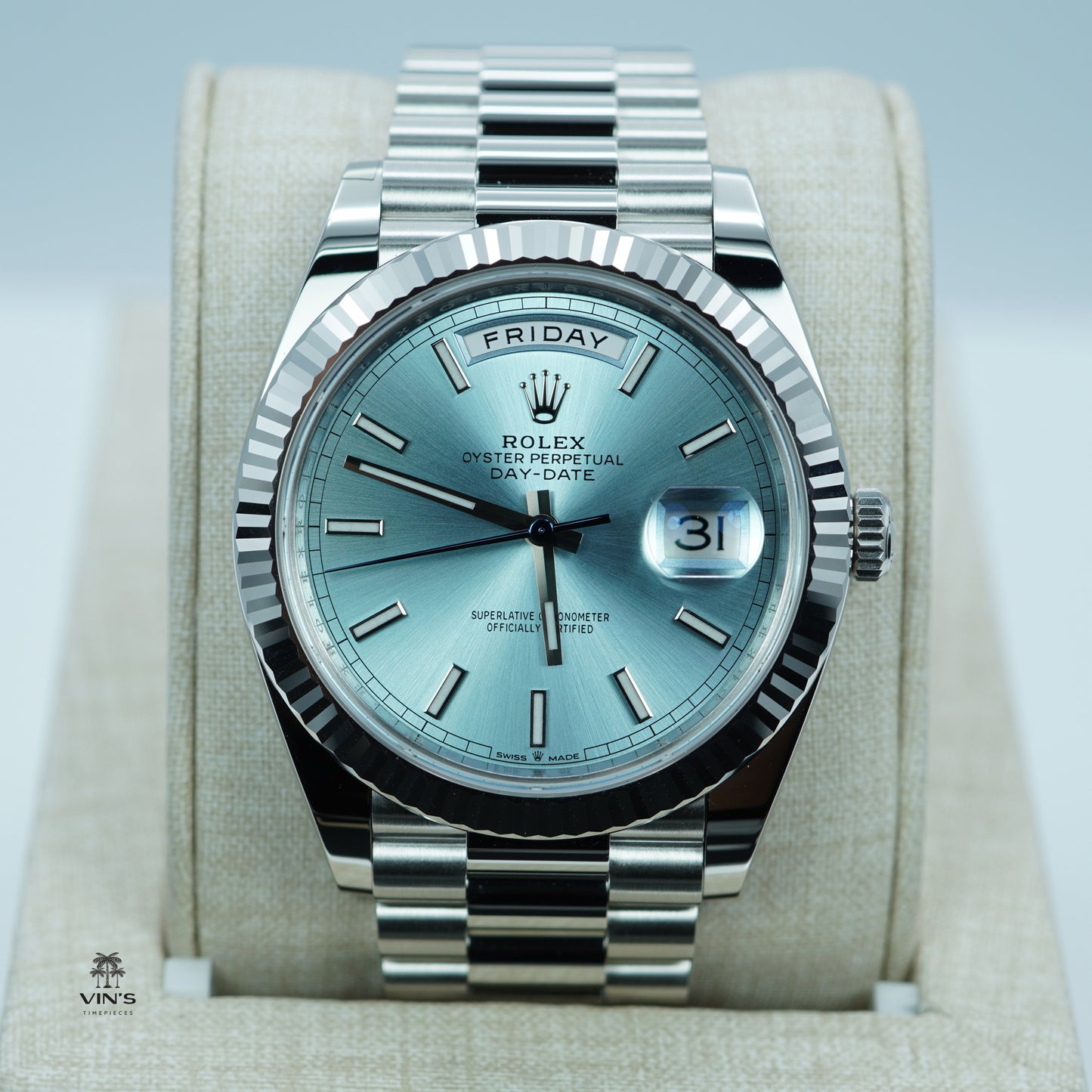 Rolex 228236 Day-Date Platinum Viền Khía Mặt Số Xanh Băng Cọc Số 2024