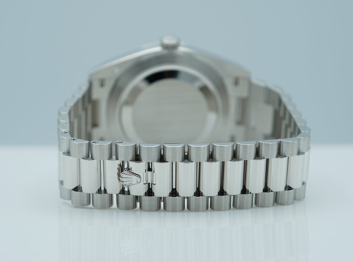 Rolex 228236 Day-Date Platinum Viền Khía Mặt Số Xanh Băng Cọc Số 2024