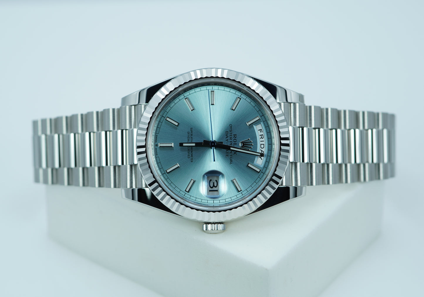 Rolex 228236 Day-Date Platinum Viền Khía Mặt Số Xanh Băng Cọc Số 2024