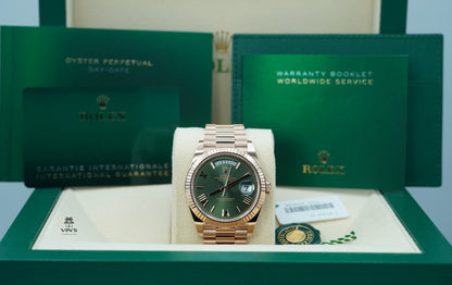 Rolex 228235 Day-Date 40 Vàng Hồng Mặt Số Xanh Olive Cọc Số La Mã 2024