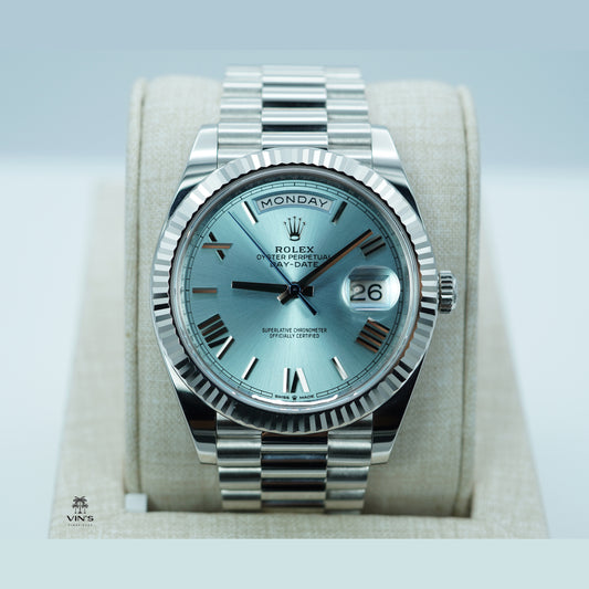 Rolex 228236 Day Date Platinum Viền Khía Bạch Kim Mặt Số La Màu Xanh Đá 2023