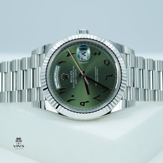 Rolex 228236 Day Date Platinum Viền Khía Mặt Số Ả Rập Xanh Lá 2024 Hiếm