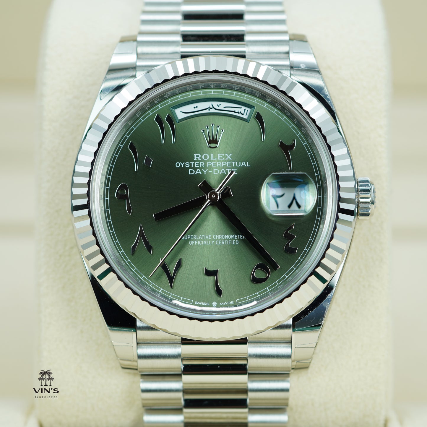 Rolex 228236 Day Date Platinum Viền Khía Mặt Số Ả Rập Xanh Lá 2024 Hiếm