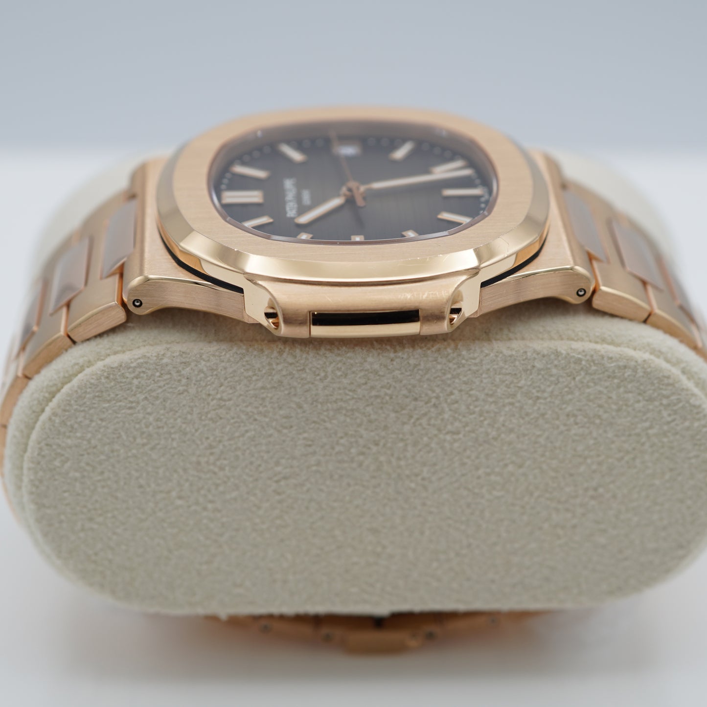 Patek Philippe Nautilus 5711/1R Vàng Hồng 18K Mặt Số Nâu 2018