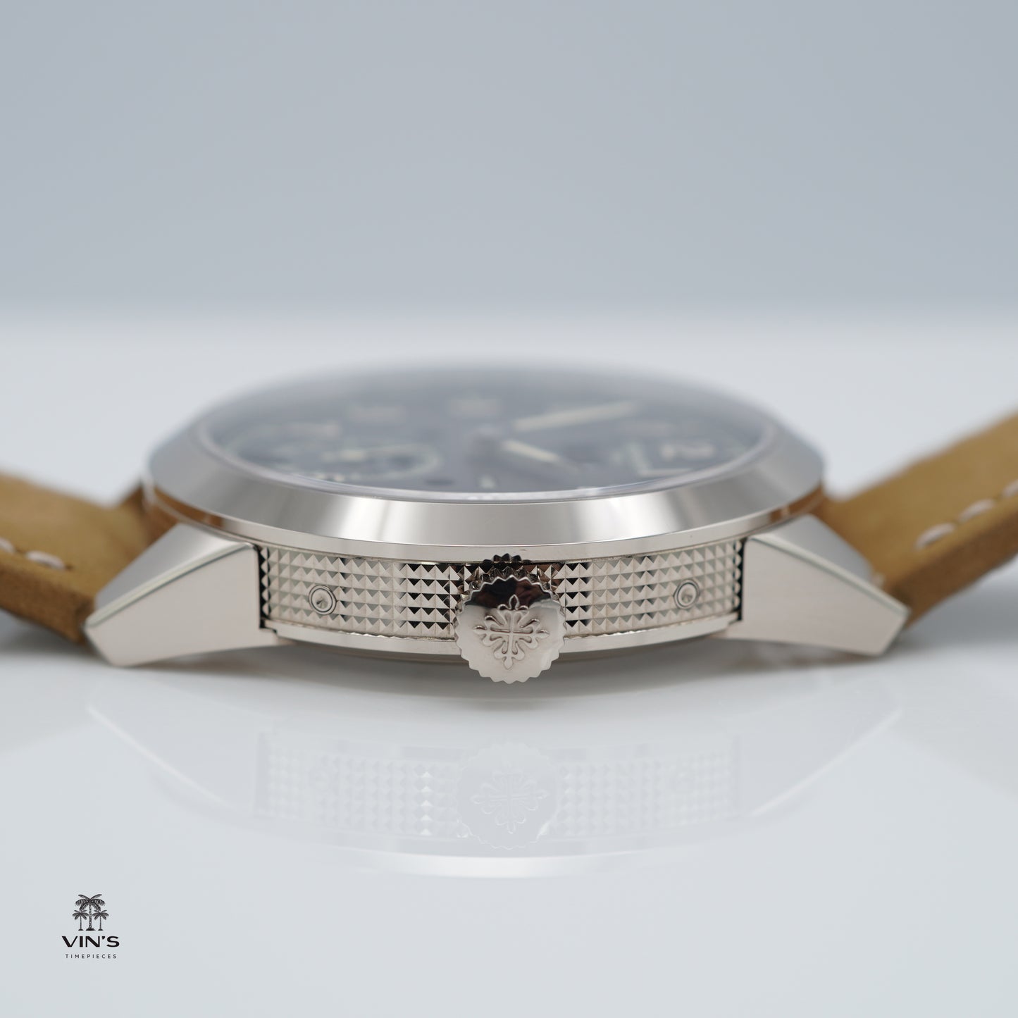 Patek Philippe 5326G Vàng Trắng Complications Annual Calendar Travel Time 2023