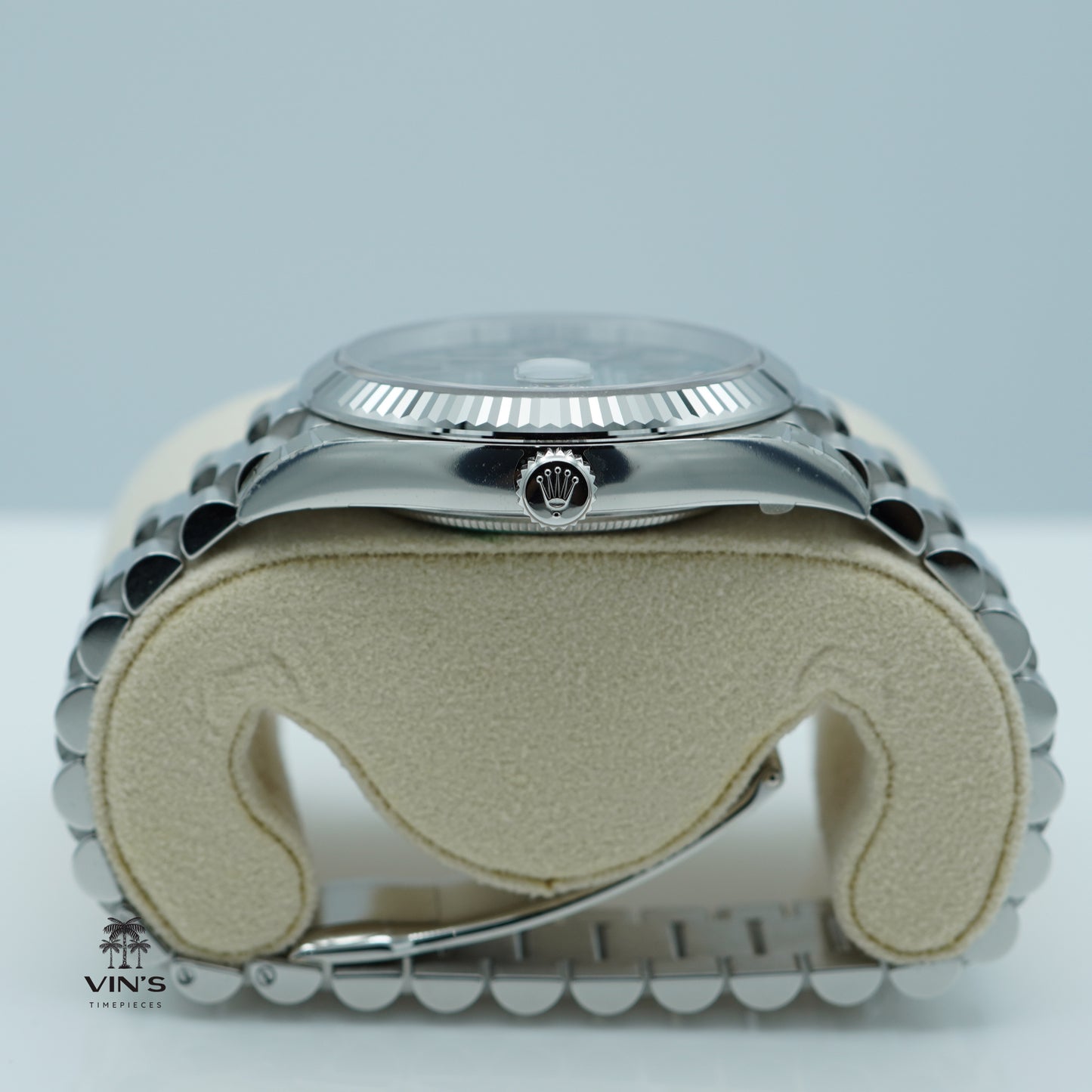 Rolex 228236 Day Date Platinum Viền Khía Mặt Số Ả Rập Xanh Lá 2024 Hiếm