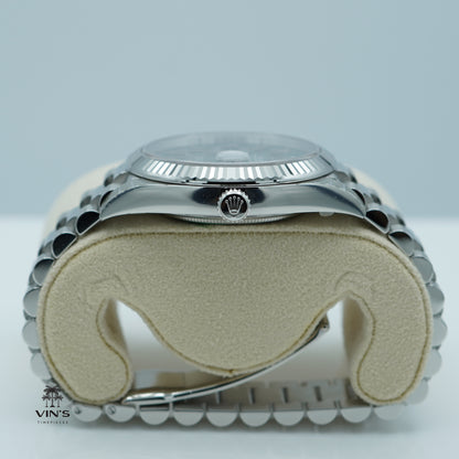 Rolex 228236 Day Date Platinum Viền Khía Mặt Số Ả Rập Xanh Lá 2024 Hiếm