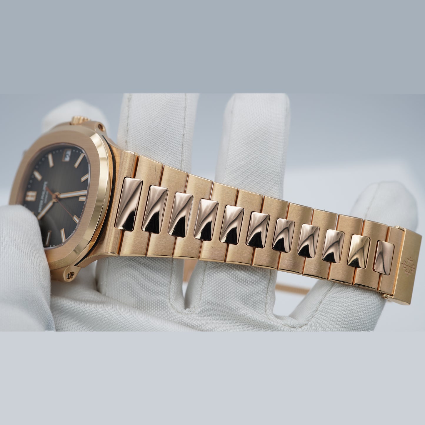 Patek Philippe Nautilus 5711/1R Vàng Hồng 18K Mặt Số Nâu 2018