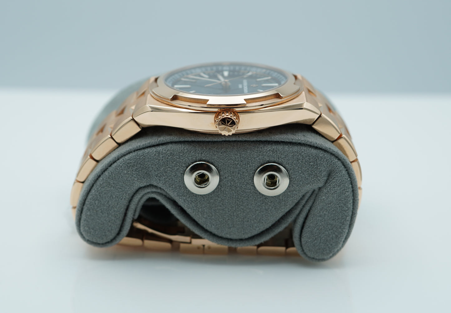 Vacheron Constantin Overseas 4520V Vàng Hồng Mặt Số Xanh Lá 2024