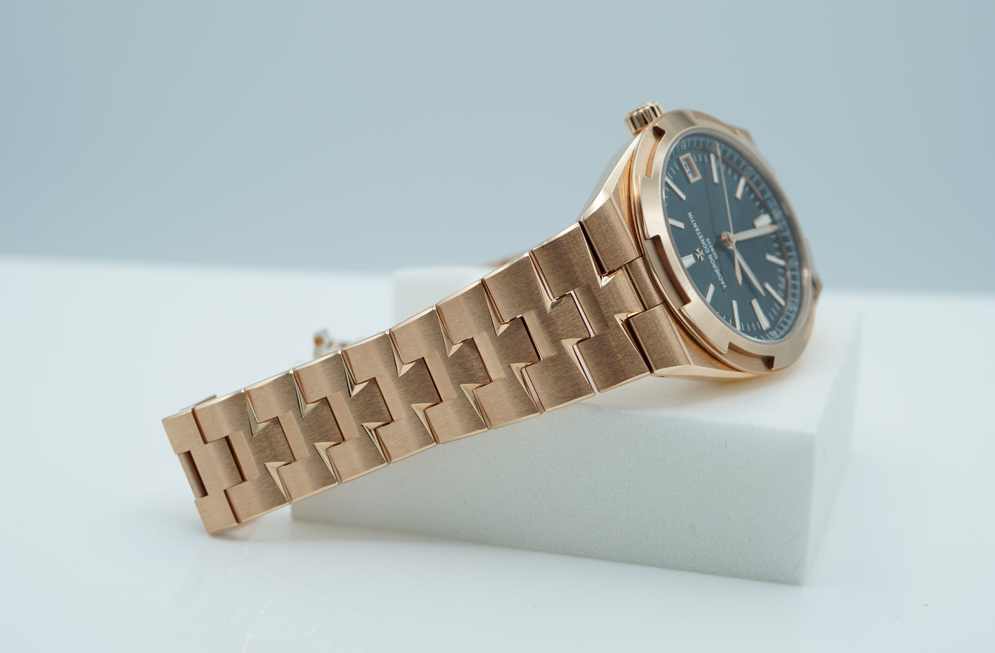 Vacheron Constantin Overseas 4520V Vàng Hồng Mặt Số Xanh Lá 2024