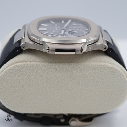 Patek Philippe 5712G Nautilus Moonphase Vàng Trắng Mặt Số Slate 2021