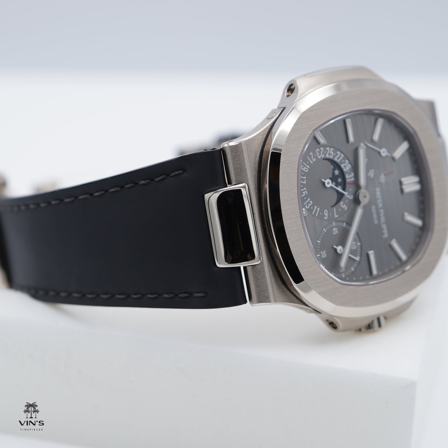 Patek Philippe 5712G Nautilus Moonphase Vàng Trắng Mặt Số Slate 2021