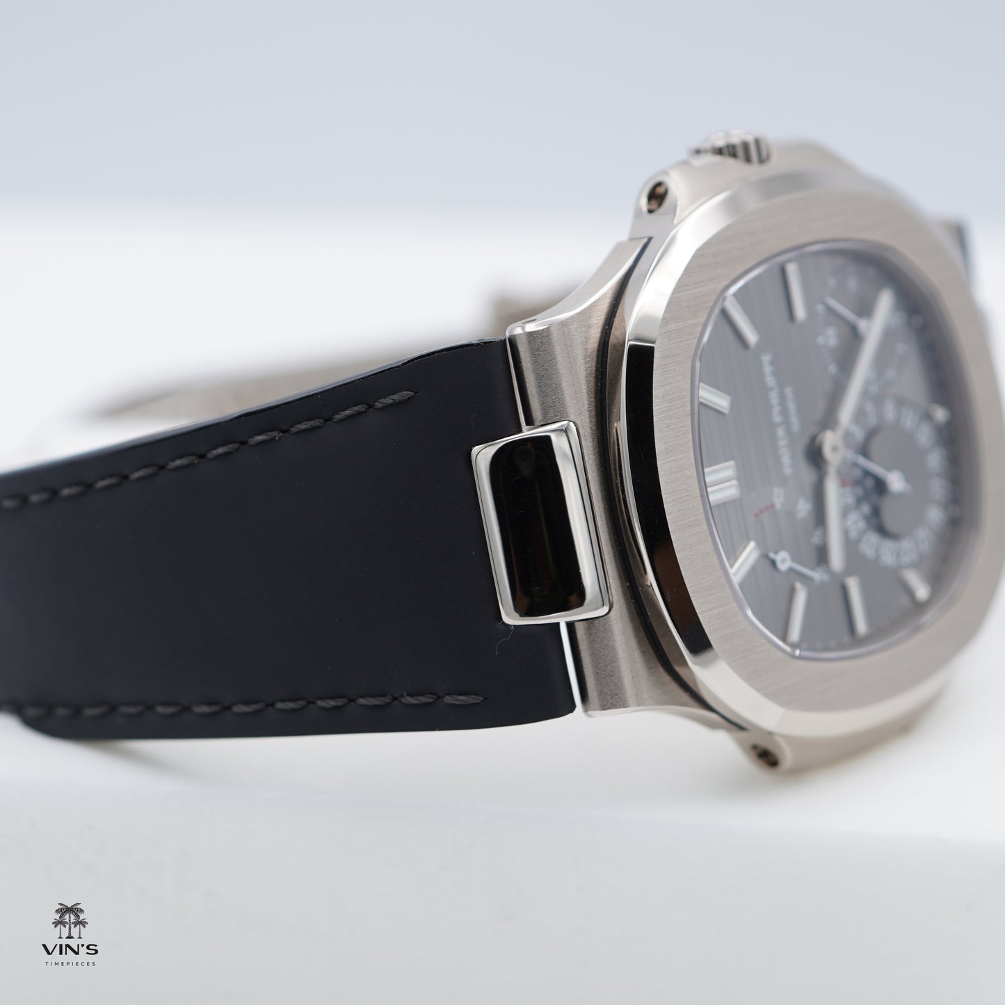 Patek Philippe 5712G Nautilus Moonphase Vàng Trắng Mặt Số Slate 2021